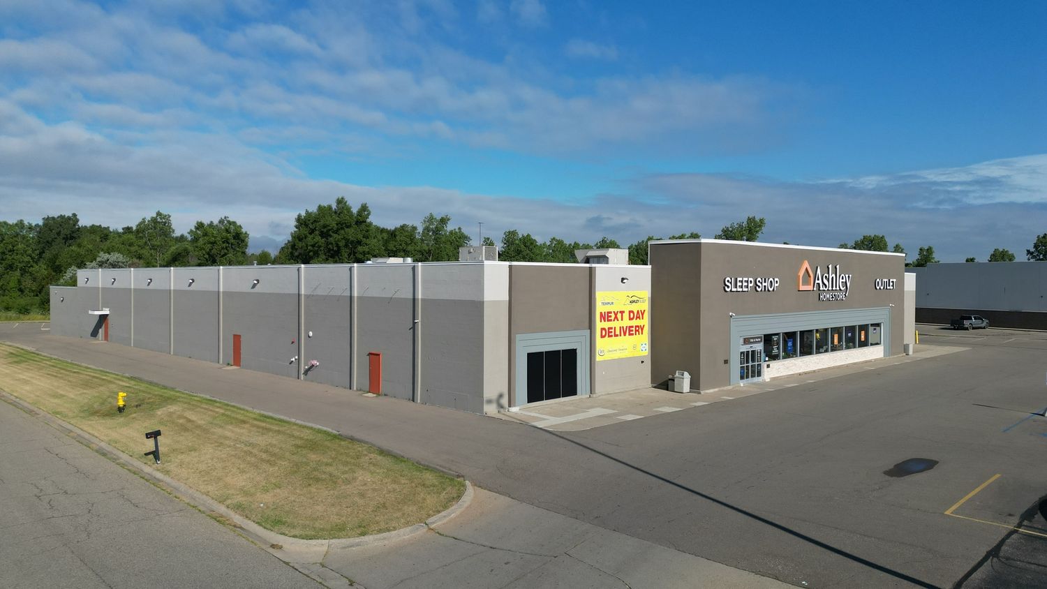 Ashley | Flint, MI: 3250 S Linden Rd, Flint, MI 48507